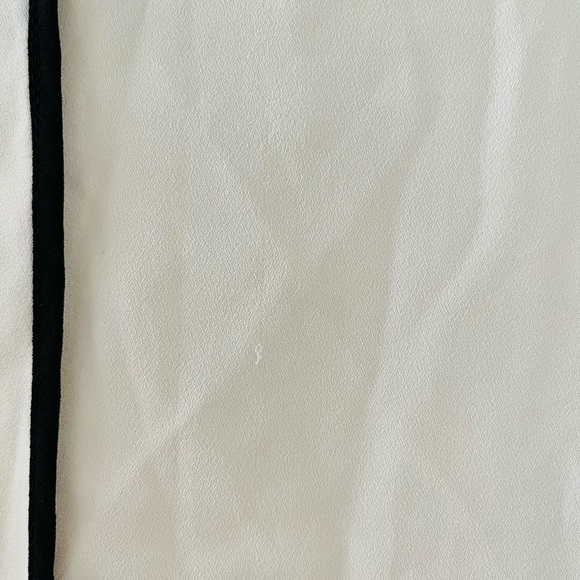 Halogen Black Trim White Sheer V-Neck Knit Sleeveless Top - Picture 4 of 5